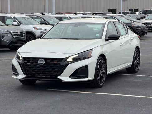 New 2026 Nissan Altima 2.5 SR FWD image 8