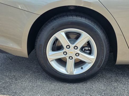 Used 2022 Chevrolet Malibu LT FWD image 13