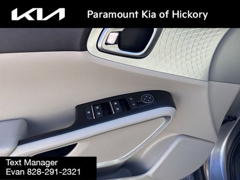 Used 2022 Kia Soul LX image 15