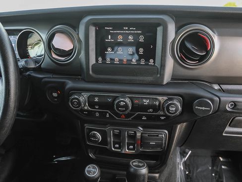 Used 2022 Jeep Wrangler Sport image 14