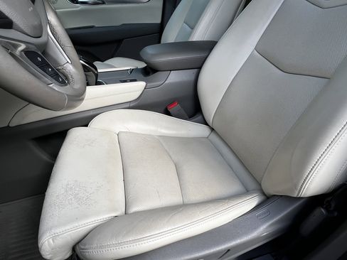 Used 2017 Cadillac XT5 Luxury w/ Driver Awareness Package image 17