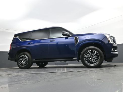 Used 2025 Nissan Armada SL AWD/4WD image 44