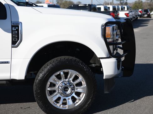 Used 2020 Ford F250 Limited image 3