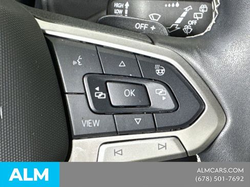 Used 2025 Volkswagen Atlas Cross Sport SE FWD image 29