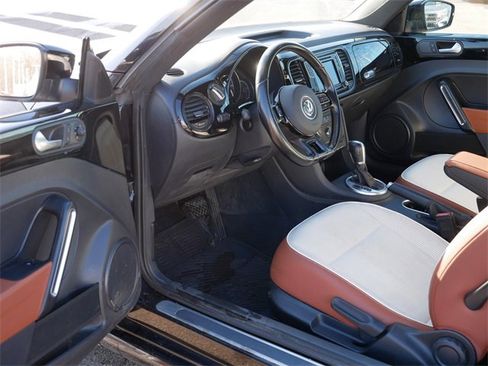 Used 2017 Volkswagen Beetle 1.8T Classic image 12