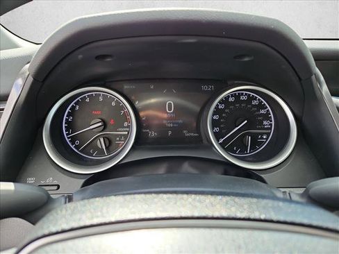 Used 2024 Toyota Camry XLE FWD image 11