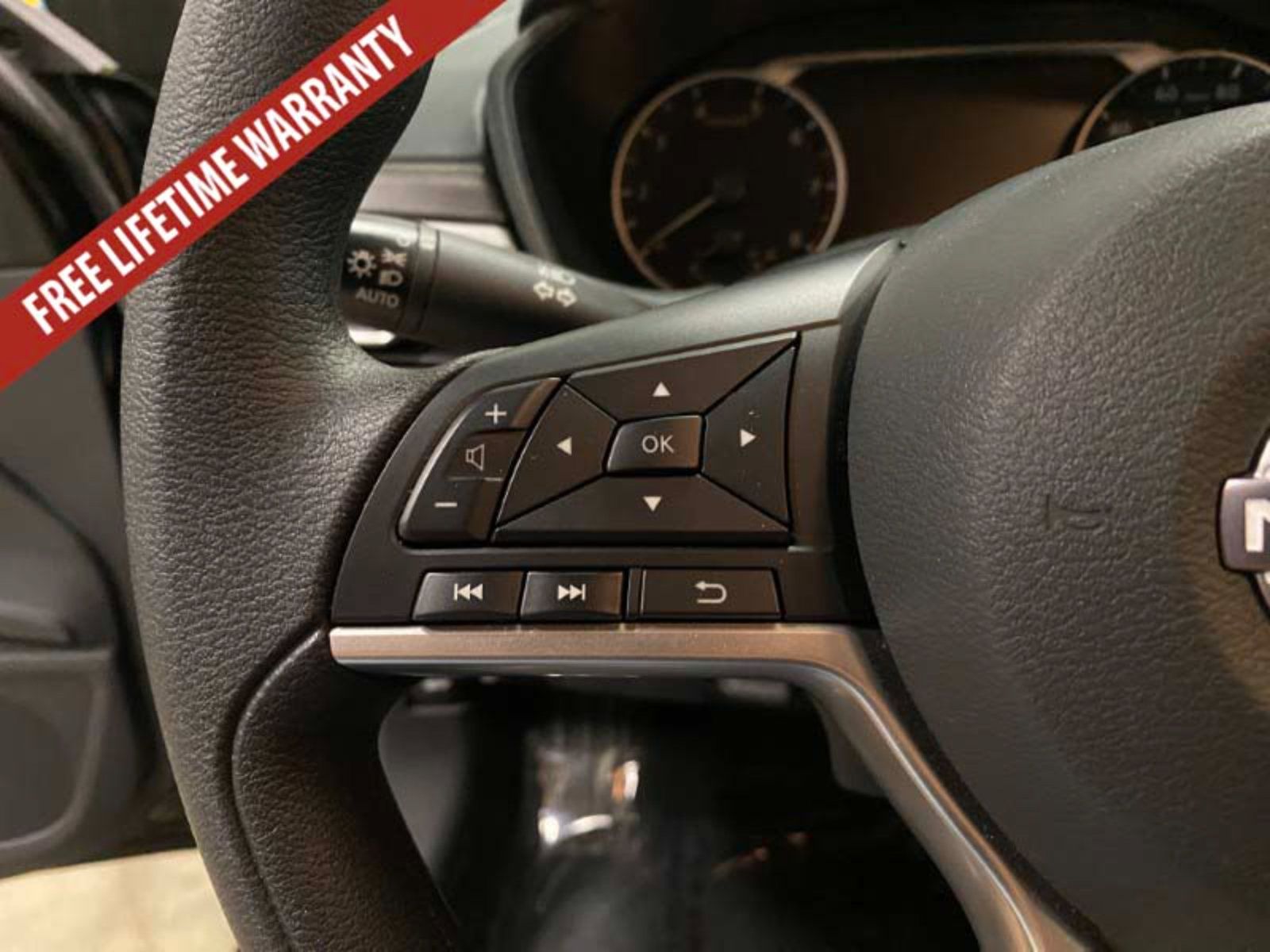 Used 2025 Nissan Altima 2.5 SV AWD/4WD image 35
