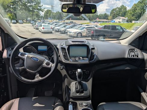 Used 2015 Ford Escape Titanium w/ Equipment Group 301A FWD image 10