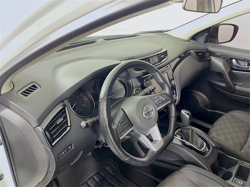 Used 2022 Nissan Rogue Sport SV w/ Technology Package image 10