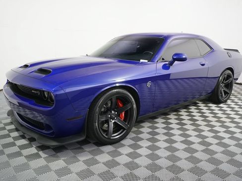 Used 2020 Dodge Challenger SRT Hellcat RWD image 2