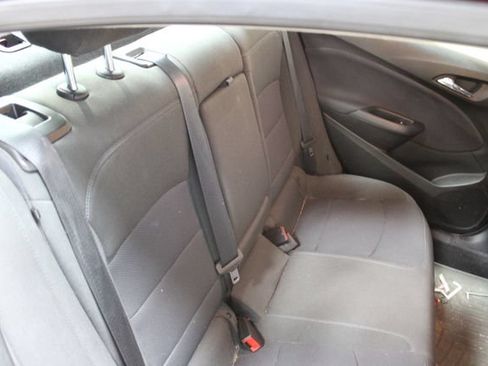 Used 2018 Chevrolet Cruze LT w/ LT Convenience Package FWD image 9