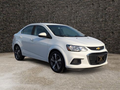 Used 2020 Chevrolet Sonic Premier image 2