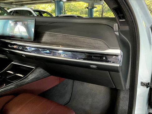 Certified 2023 BMW 760i xDrive 760i xDrive w/ Executive Package image 18