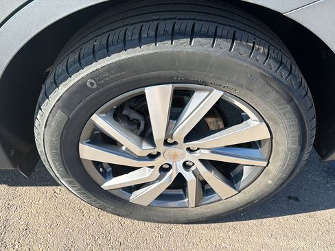 Used 2023 Chevrolet Equinox Premier image 7