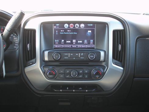 Used 2017 GMC Sierra 1500 SLE w/ SLE Value Package image 9