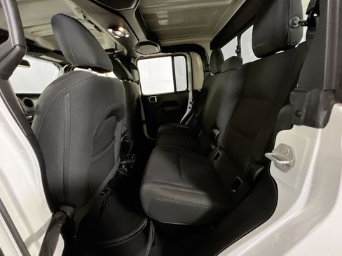 Used 2022 Jeep Gladiator Willys image 22