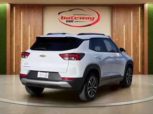 Used 2024 Chevrolet TrailBlazer LT w/ LT Cold Weather Package FWD image 5