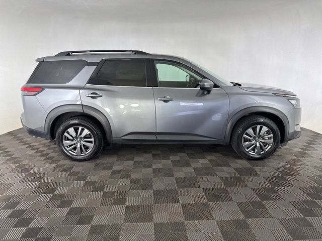 Certified 2025 Nissan Pathfinder SV AWD/4WD image 4