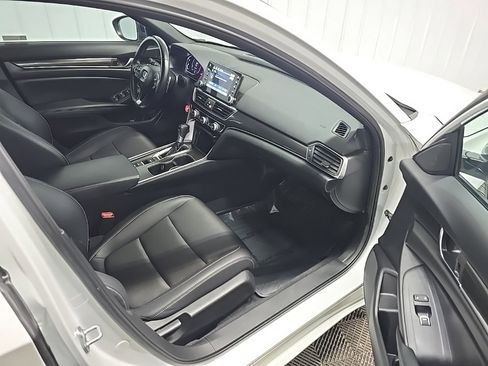 Used 2022 Honda Accord Sport image 15