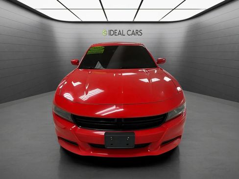 Used 2022 Dodge Charger SXT RWD image 2