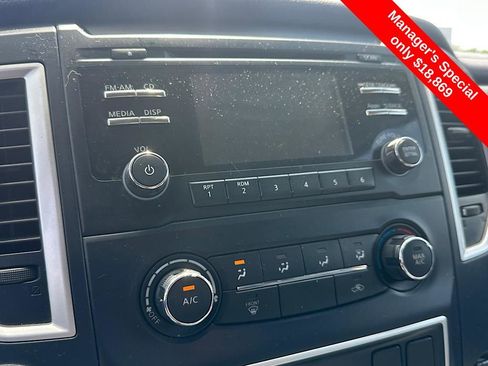 Used 2017 Nissan Titan S image 22