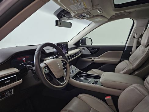 Used 2022 Lincoln Aviator Grand Touring w/ Equipment Group 301A image 8