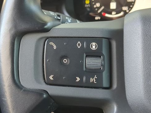 Used 2024 Land Rover Defender 130 X-Dynamic SE AWD/4WD image 25