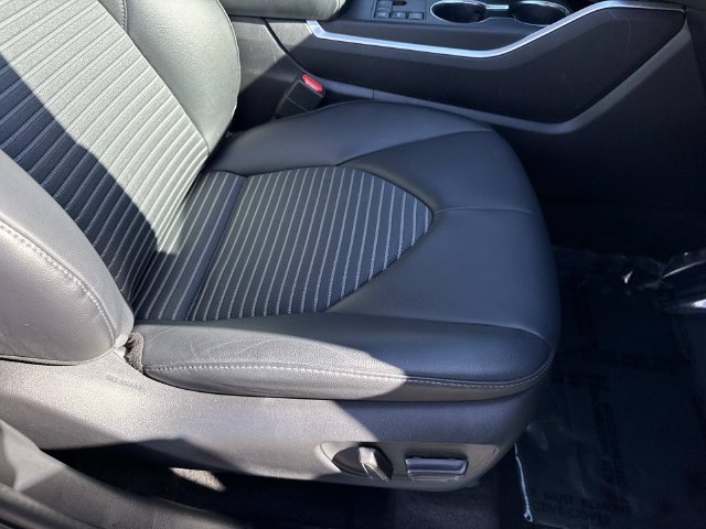 Used 2023 Toyota Highlander XSE FWD image 10