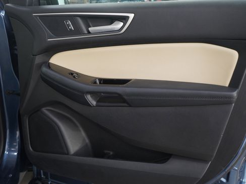 Used 2018 Ford Edge SEL w/ Equipment Group 201A image 9
