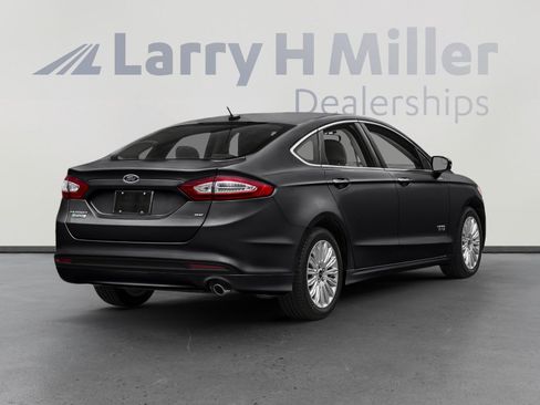 Used 2016 Ford Fusion Energi SE image 2