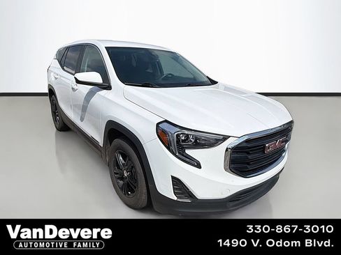 Used 2021 GMC Terrain SLE FWD image 1