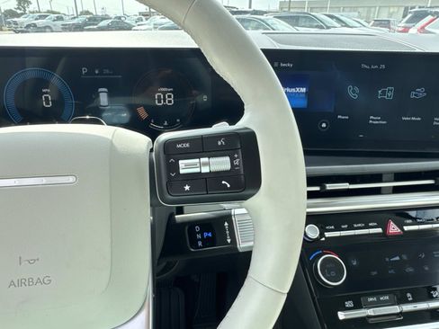 Used 2025 Hyundai Santa Fe SEL FWD image 23