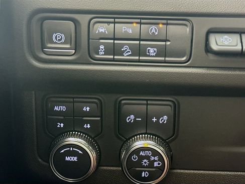 Used 2023 GMC Yukon AT4 w/ AT4 Premium Package image 10