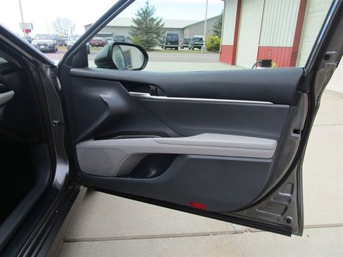 Used 2023 Toyota Camry LE image 21