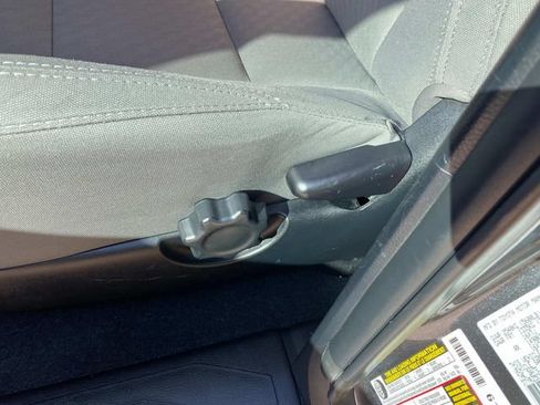 Used 2022 Toyota Tacoma SR RWD image 13
