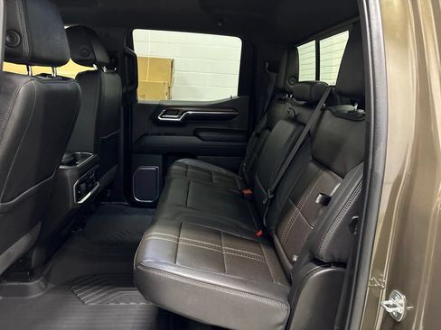 Used 2023 Chevrolet Silverado 1500 High Country w/ Technology Package AWD/4WD image 33