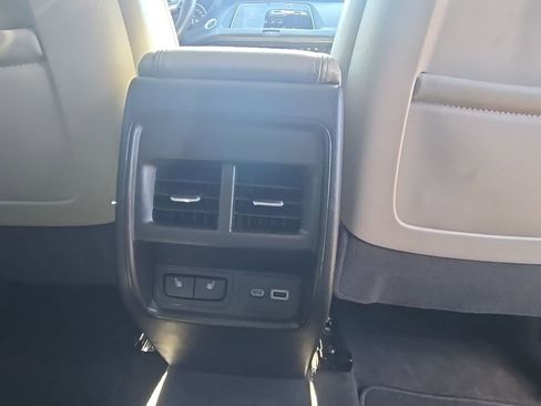 Used 2022 Cadillac XT4 Luxury image 30
