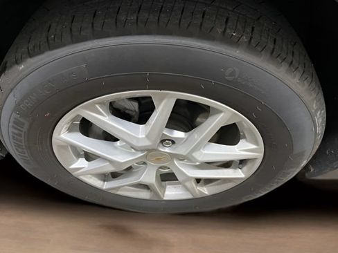 Used 2022 Chevrolet Equinox LT FWD image 22