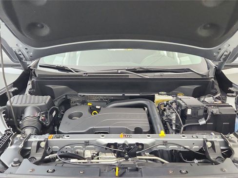 Used 2024 GMC Terrain SLE image 18