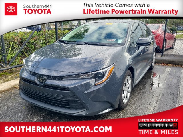 Used 2025 Toyota Corolla LE FWD image 1