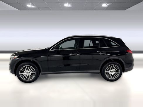 Certified 2026 Mercedes-Benz GLC 300 image 2