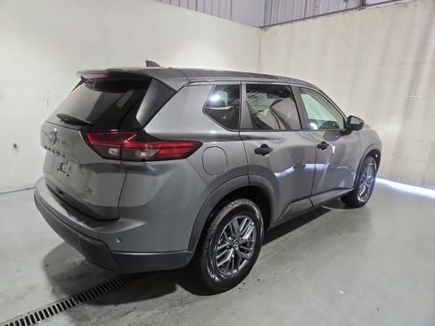 Used 2024 Nissan Rogue S AWD/4WD image 11