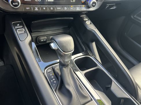 Used 2024 Kia Telluride S image 25