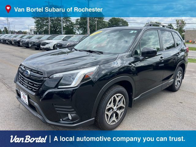 Used 2023 Subaru Forester Premium AWD/4WD image 1