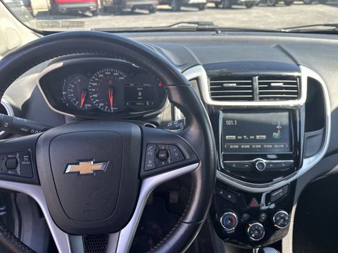 Used 2017 Chevrolet Sonic LT w/ Convenience Package image 12