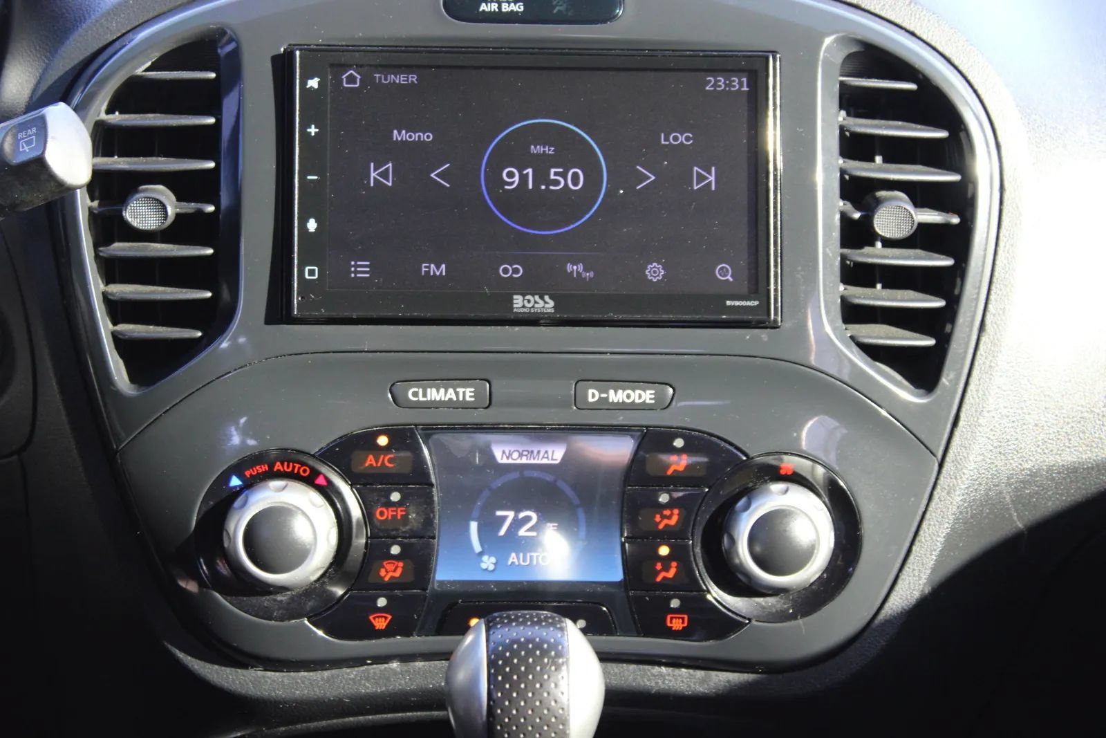 Used 2011 Nissan Juke SL w/ Sport Pkg AWD/4WD image 12