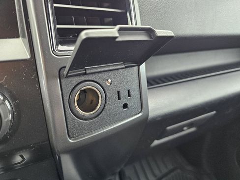 Used 2017 Ford F150 XLT w/ Equipment Group 302A Luxury AWD/4WD image 66