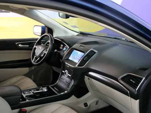 Used 2020 Ford Edge Titanium AWD/4WD image 10