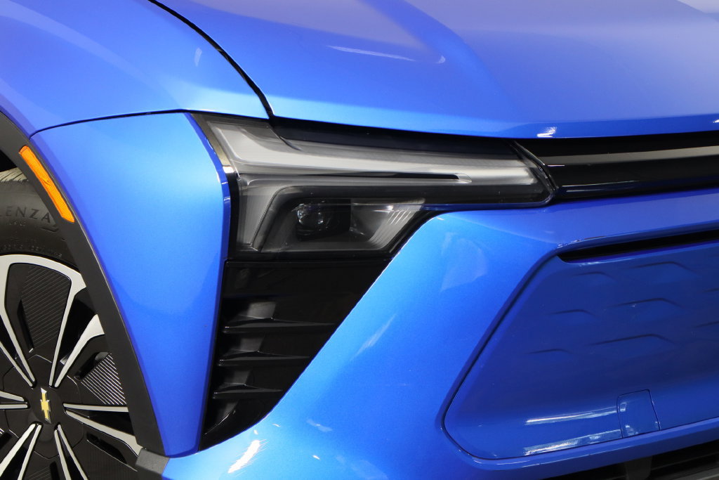 Used 2024 Chevrolet Blazer EV LT AWD/4WD image 46