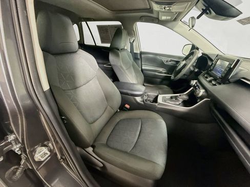 Certified 2022 Toyota RAV4 XLE w/ Convenience Package FWD image 26